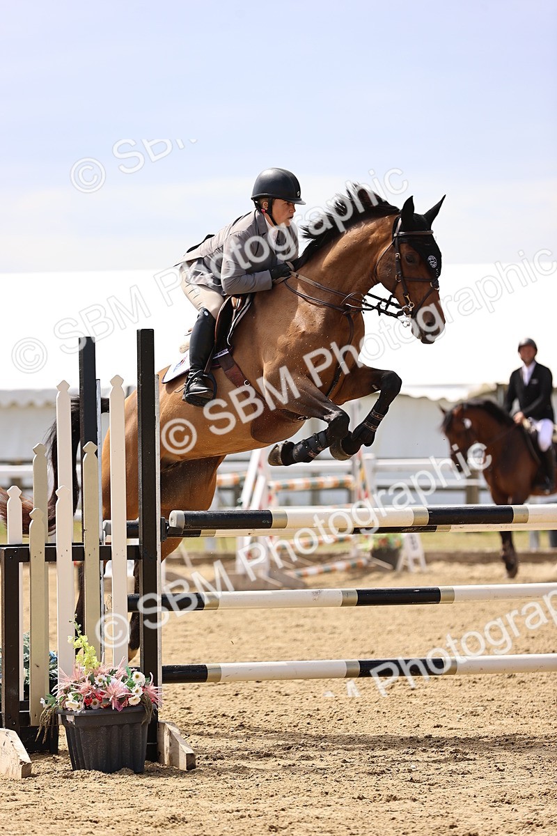 SBM_009928 - Class 8 - Senior Newcomers - 1.10  Open