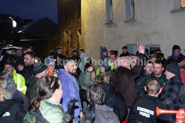 DAD_2095 - Stromness Yule Log Pull