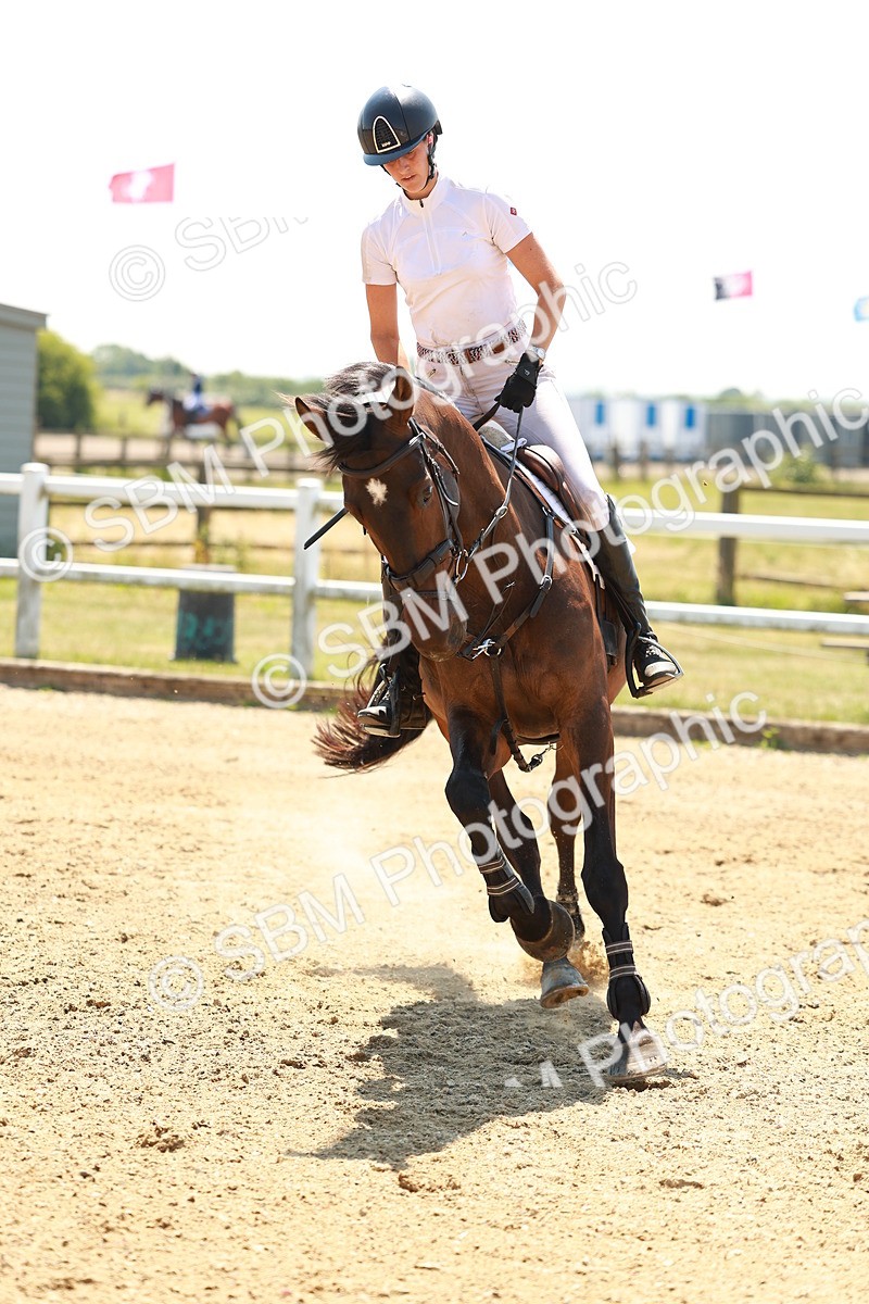 SBM_001520 - Class 4 - Senior Newcomers - 1.10m