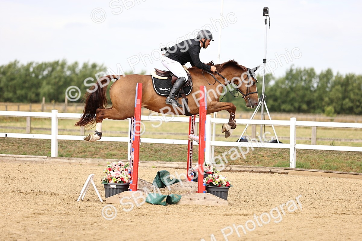 SBM_009544 - Class 8 - Senior Newcomers - 1.10  Open