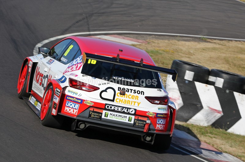  - TCR UK @ Castle Combe