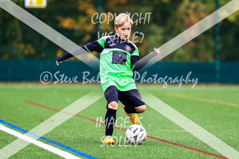 1DX30165 - 2025-10-12 FC Abbey Meads U14 Orange V Kingsdown Lions U14