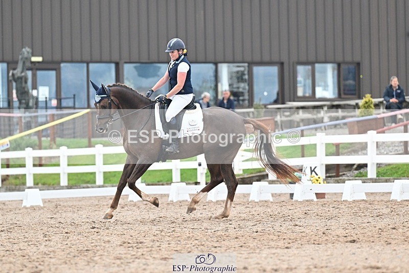 250907-135041-08599 - 006-Verity.PerryVogue