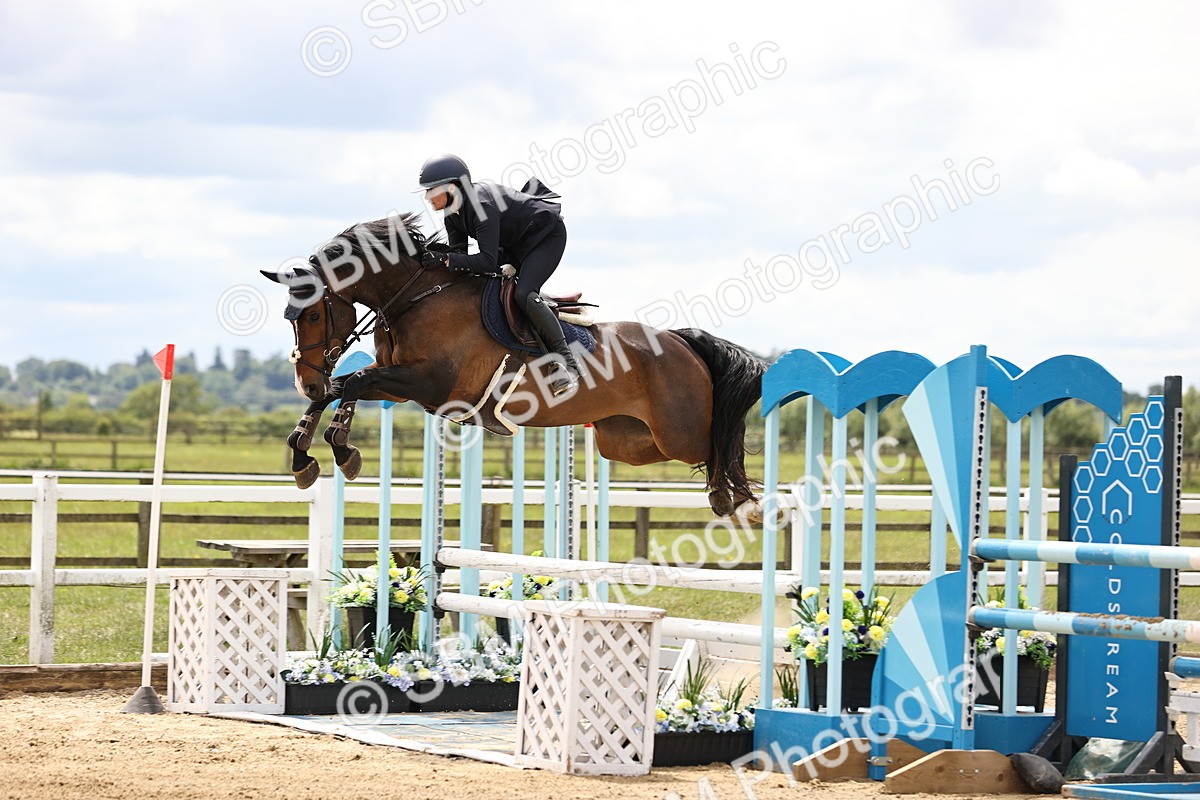 SBM_003131 - Class 11 - Senior Newcomers - 1.10m