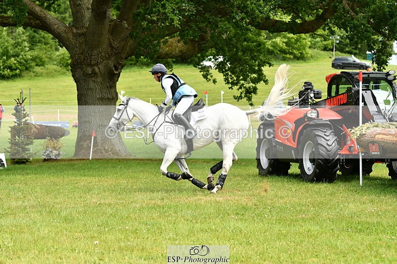 250525A-130620-16750 - D-470-Kitty.King-VENDREDI.BIATS