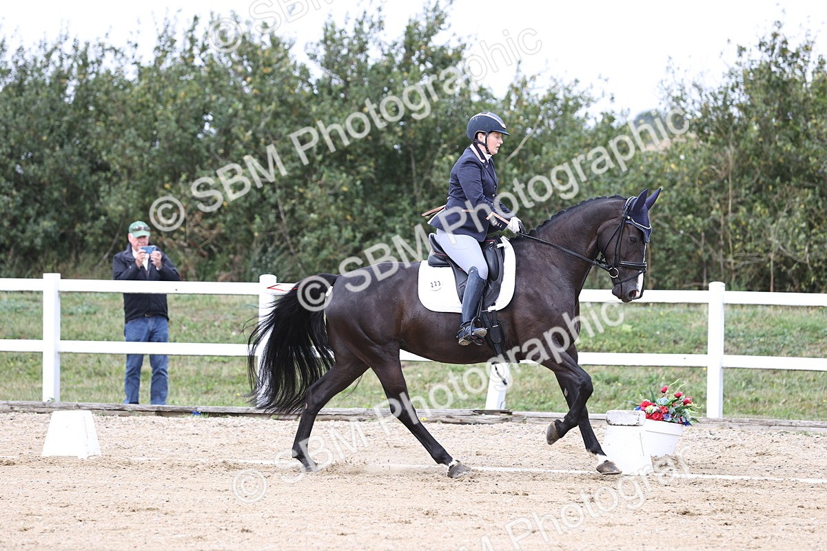 SBM_017585 - Class 14 - Novice 23 - 13.52-14.55