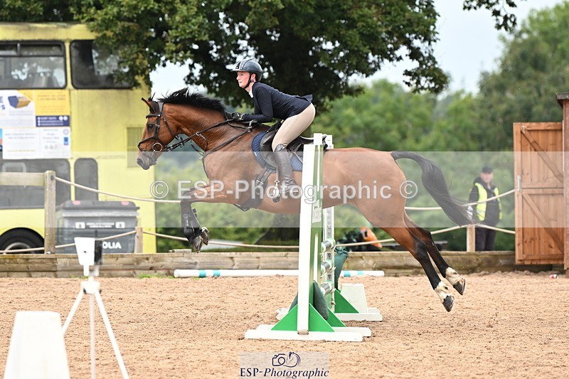 240908A-130016-03855 - Cls 15 U21 Intro 90cm-1.00m  Team Comp