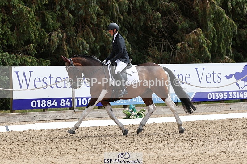 250809A-141701-03946 - 122-Lorraine.MorrisLissyegan.coloured.lady