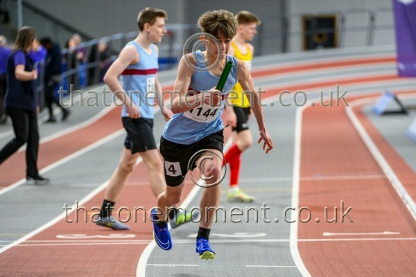 CombiMast25-925405 - Track Male Set One