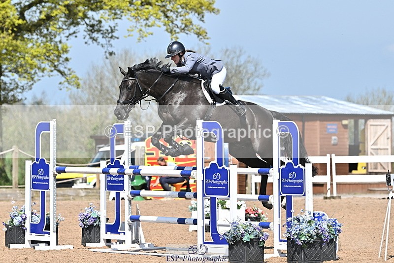 240509A-111811-01104 - Cls 9 Snr 1.20m Open