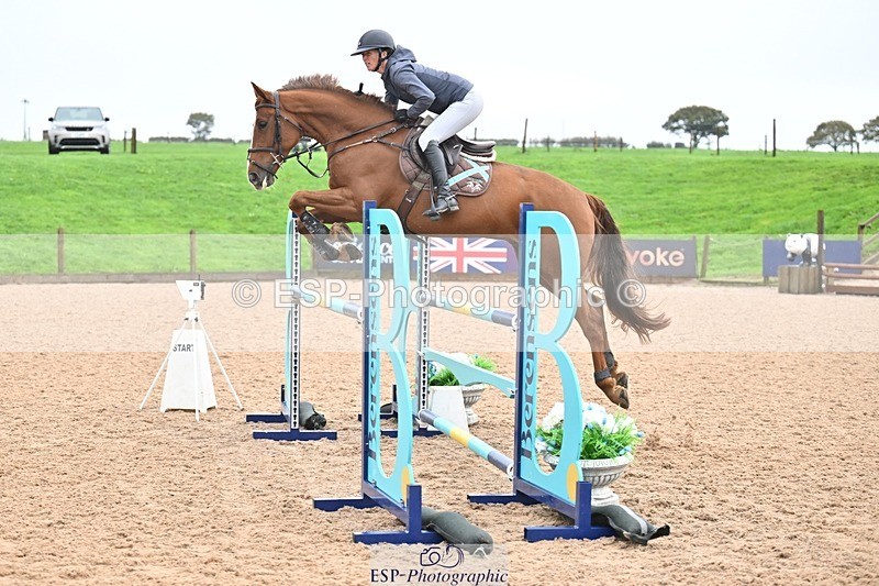 251003-115103-00580 - Cls 2 Newcomers and 1.10m