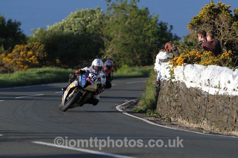 Paul Shoesmith BMW / Ice Valley by Motorsave Trade - Monday Practice Solos