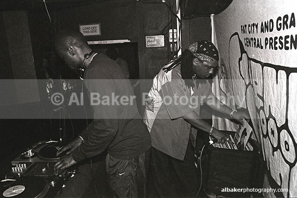 18 - Friends-&-Family @ the-roadhouse 10.05.03