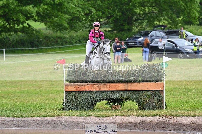 250524A-122308-10177 - B-320-Emma.Hyslop-Webb-CHICAGO.CHARLIE