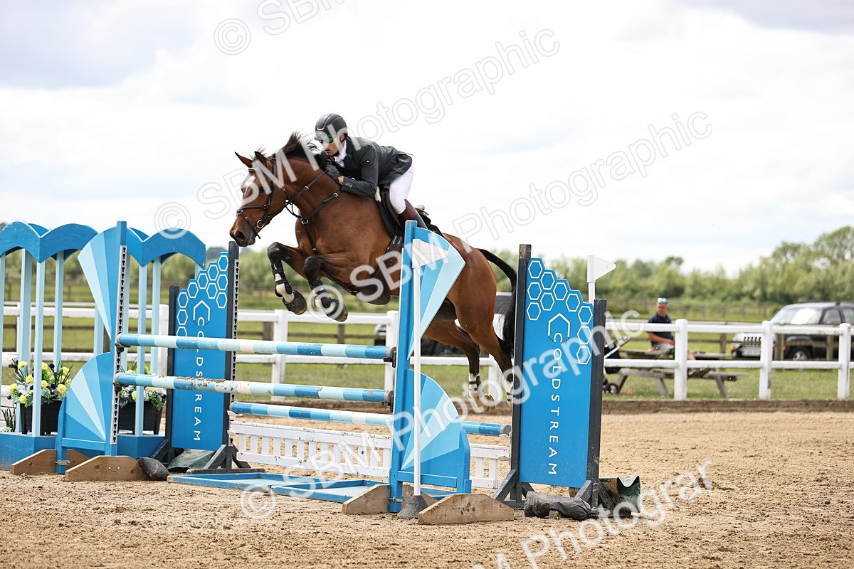 SBM_003075 - Class 11 - Senior Newcomers - 1.10m