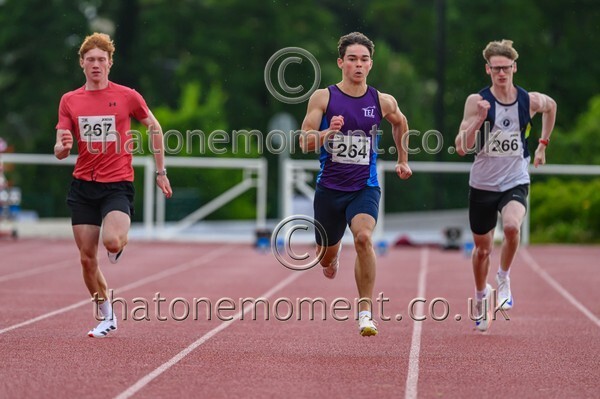 ComMast25-928810 - Track Male Set One