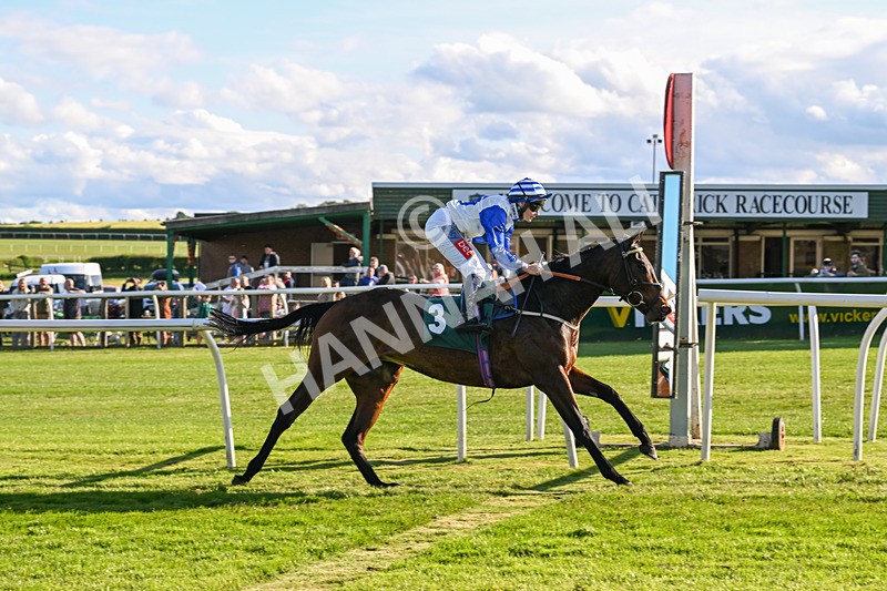 300525-Race 2-Cheerleader-7060 - Race 2