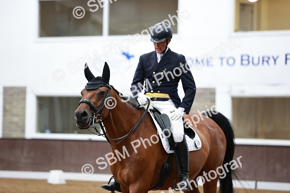 SBM_016742 - Class 5 - FEI INT II - 17.24-18.20