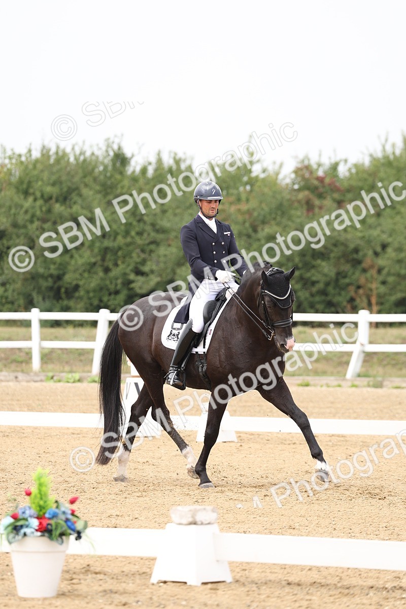 SBM_007604 - Class 9 - FEI INT I - 14.57-15.45