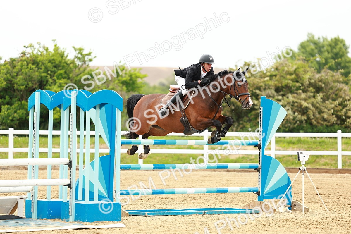 SBM_001151 - Class 5 - Senior Foxhunters - 1.20m