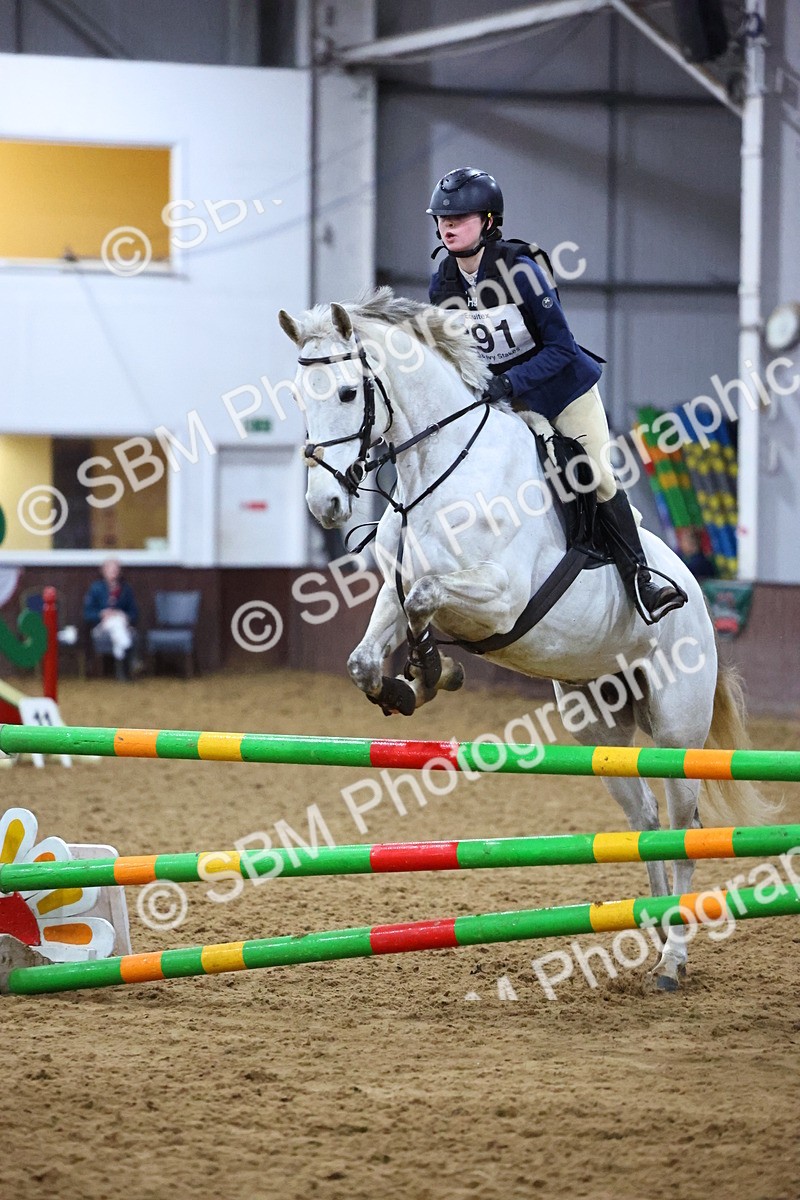 SBM_002744 - Class 6 - Holly & Ivy Stakes - 90cm