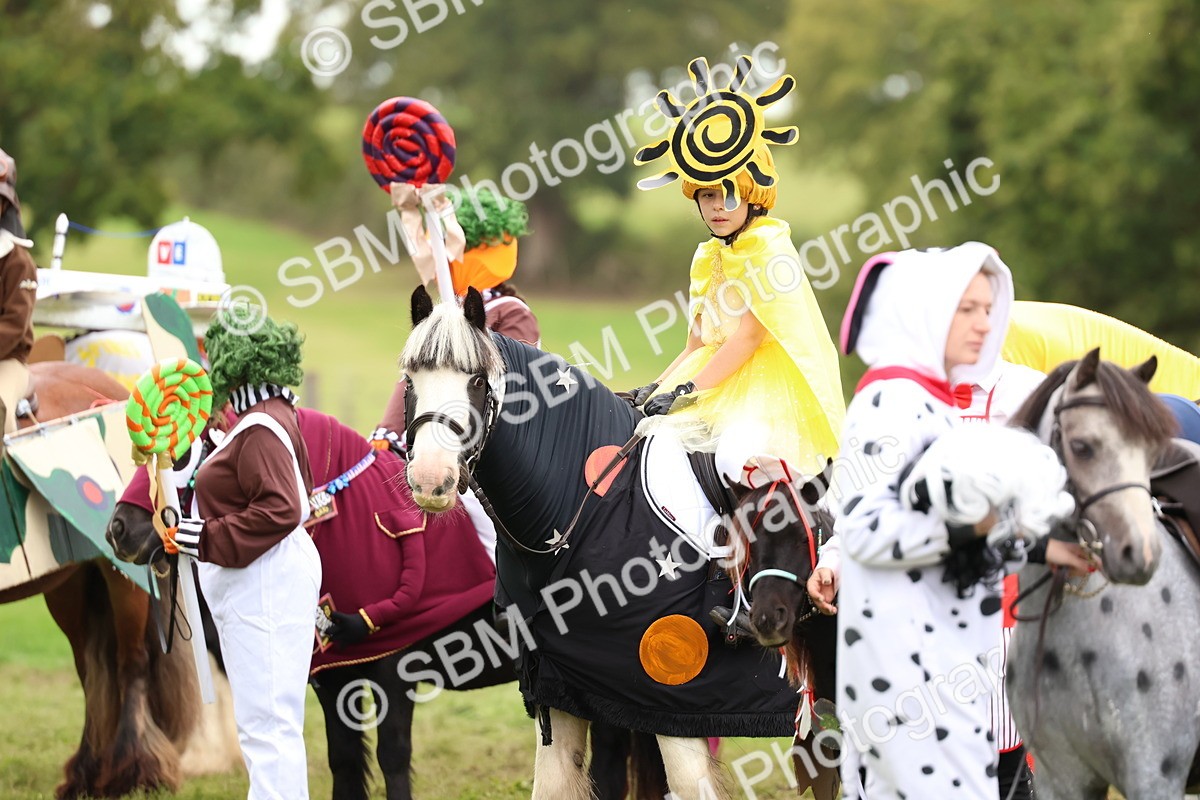 SBM_61680 - S37a - Fancy Dress Showing