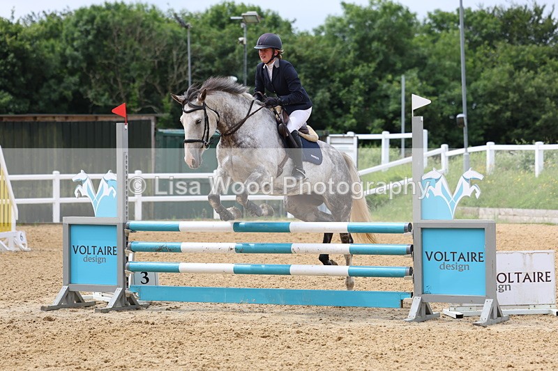 3E7A6500 - Class 4: Senior British Novice/90cm open