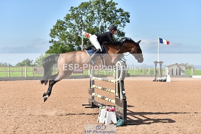 230810A-110232-00779 - Cls 9 Foxhunter