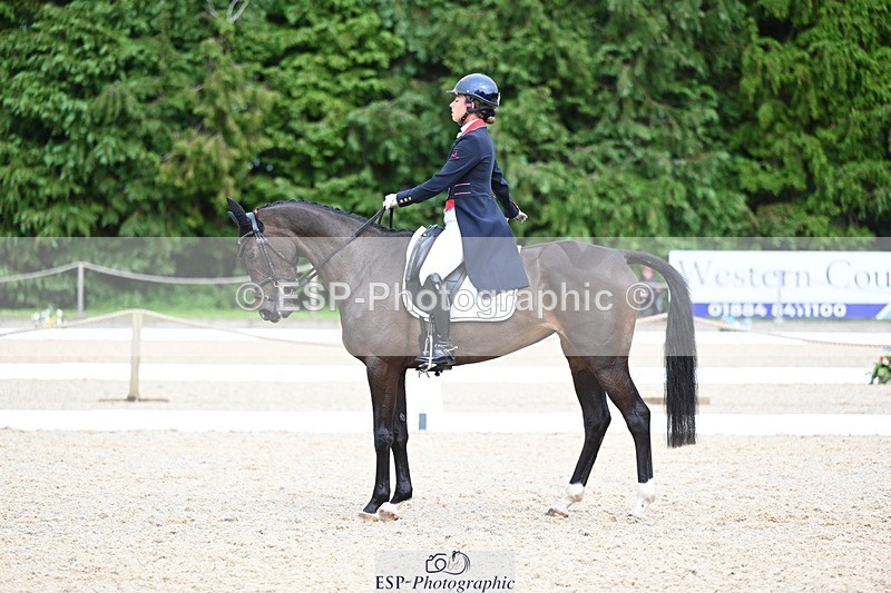 240524-155911-10661 - 540-OPPOSITION_HERALDIK_GIRL-Kirsty_Chabert