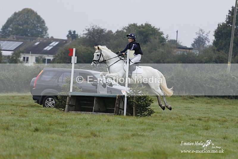 WWHT 171021 0543 - Novice Restricted (0.80m)  17/10/21