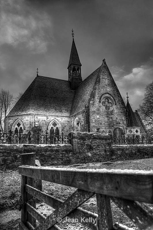 Luss Parish Church - 3105_Painterly 2 bw - HDR effects