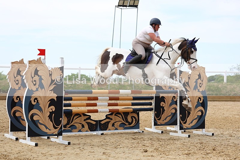 3E7A7091 - Class 7: Senior Newcomers/1.10m open