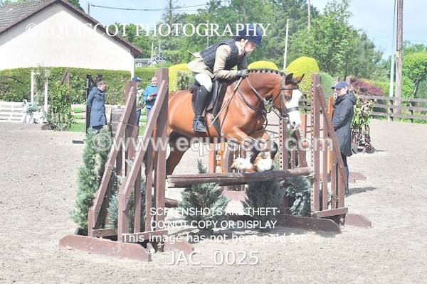JAC_0025 - CLASS 3 Intermediate Working Hunter (0.70m - 0.85m)