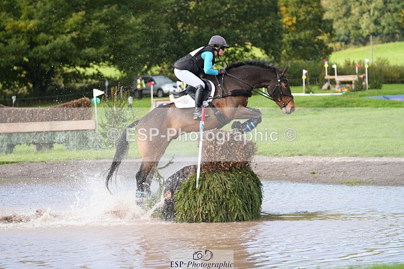 251024A-120925-08654 - B-112-Christina.Wiederkehr