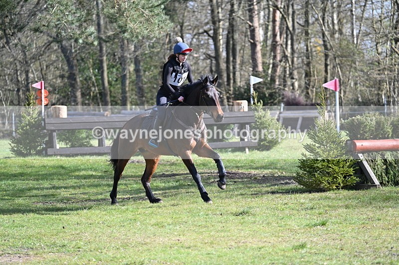 WJ7_9999 - Time 10:13 to 10:38 Times at the Fence