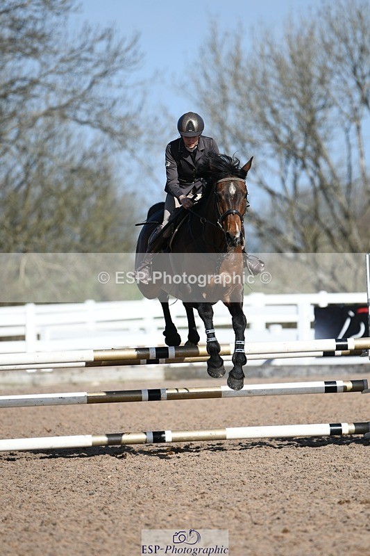 250330-103306-06158 - Cls 32 British Novice and 90cm