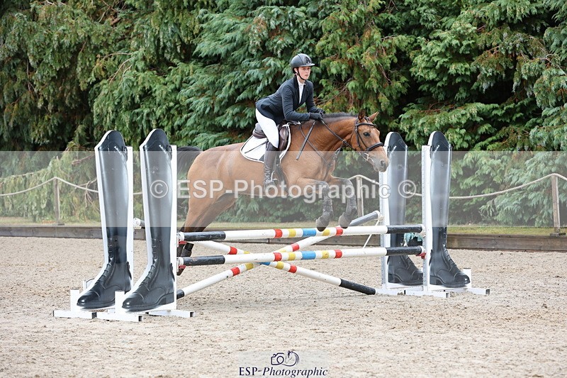 250829A-120830-01569 - Cls 7 British Novice and 90cm