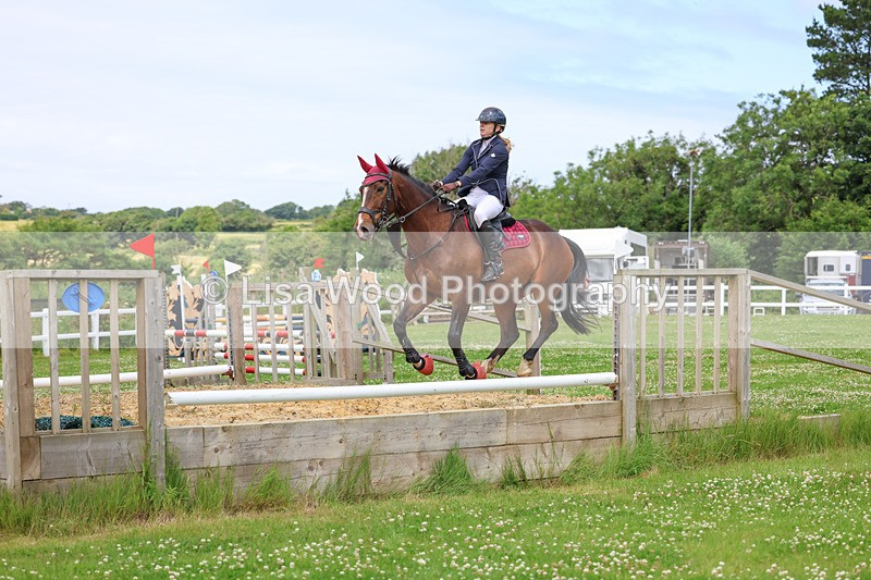 3E7A3596 - Class 6: Hawkins Motors Senior 1.00m Derby