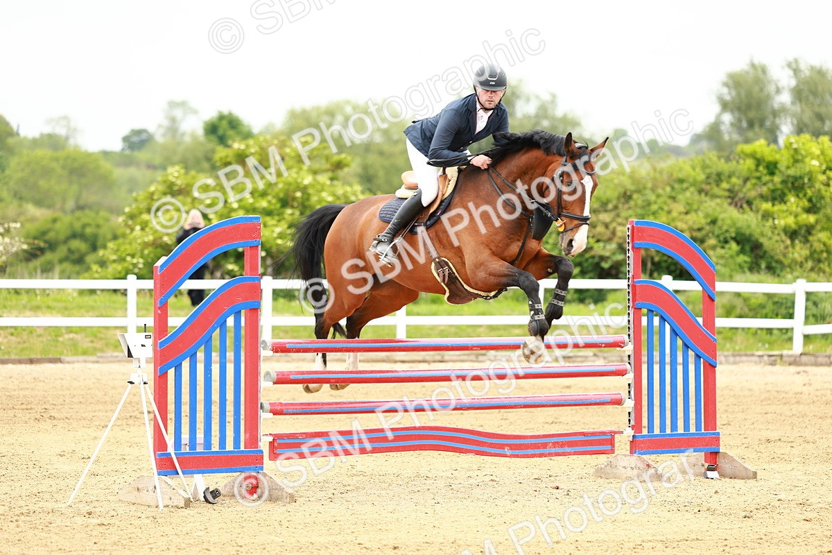 SBM_001037 - Class 4 - Senior Newcomers - 1.10m