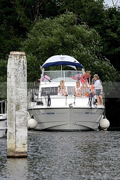 090704 SWIFT PURCHASE IMG_1851 - HENLEY REGATTA  SATURDAY 4th JULY 2009