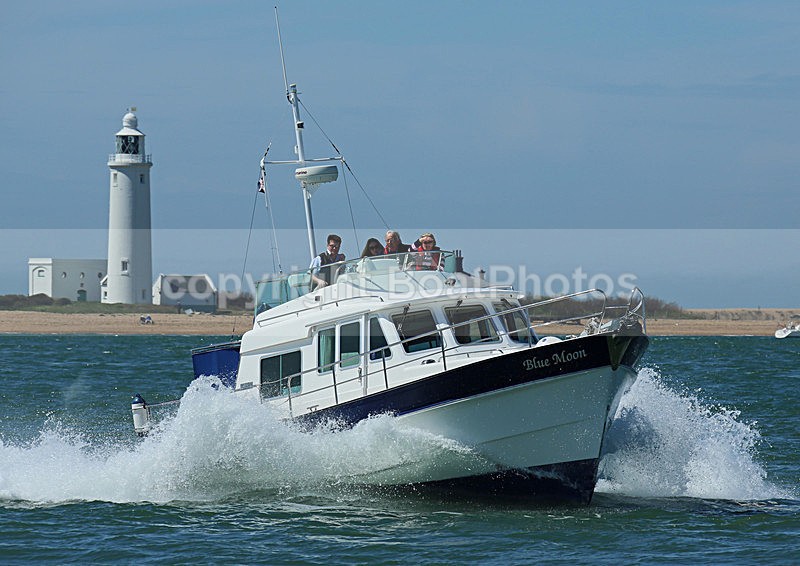 130506 BLUE MOON WT7A0578 - Flybridge Cruisers