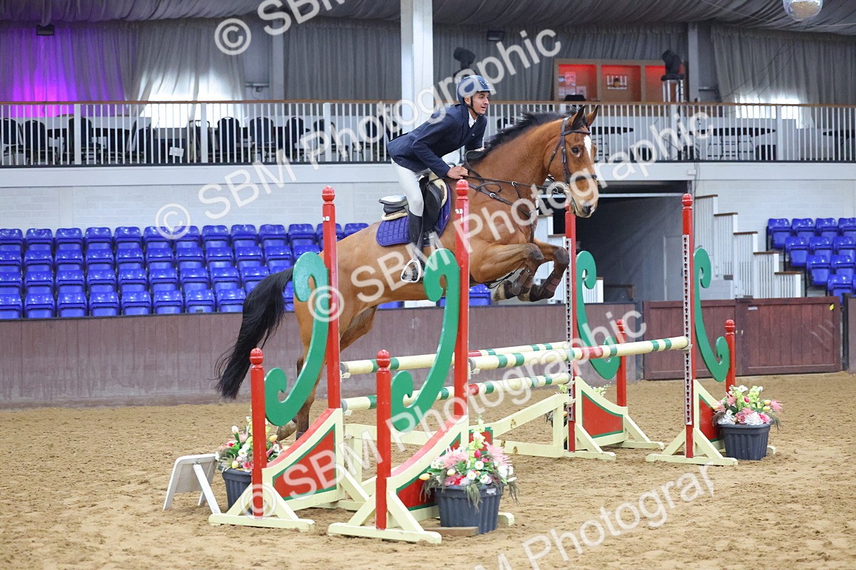 SBM_008520 - Class 21 - Nupafeed Supplements Senior Discovery/ 1m Open - First Round (1.00m)