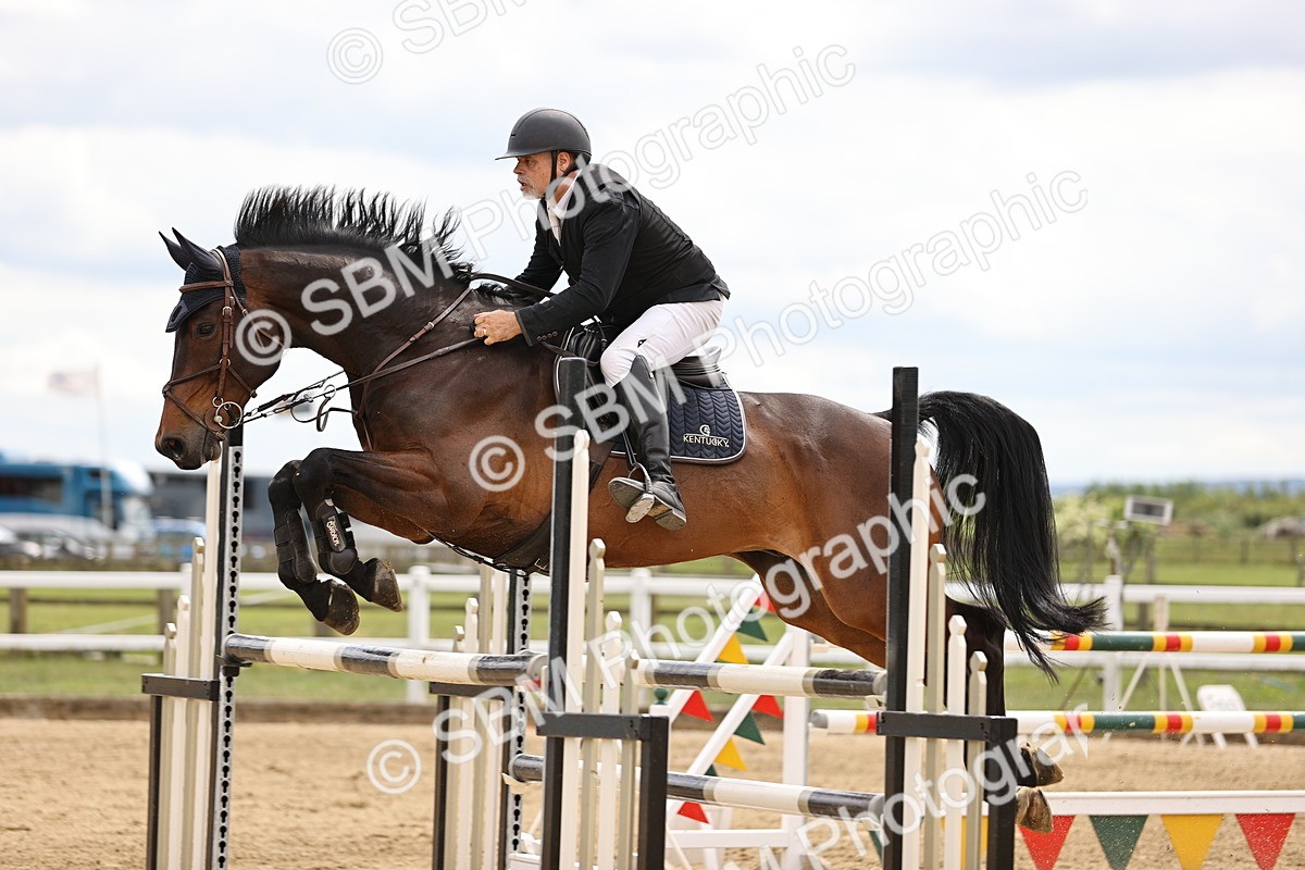 SBM_003158 - Class 11 - Senior Newcomers - 1.10m