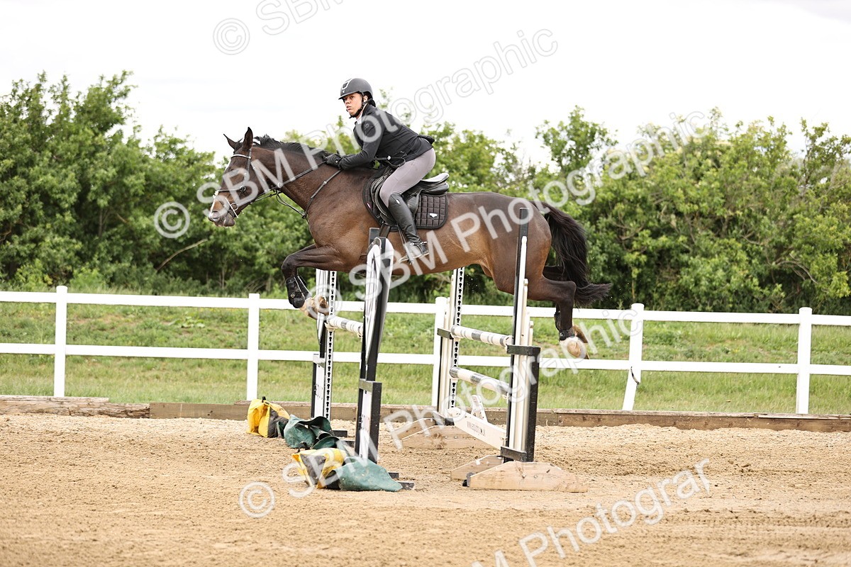 SBM_002990 - Class 11 - Senior Newcomers - 1.10m