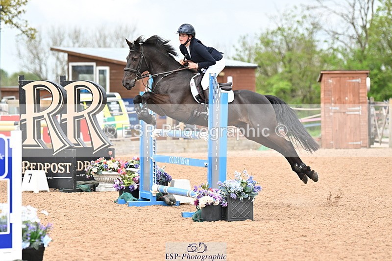 240506A-122017-08647 - Cls 5 Pony Foxhunter & 1.10m Open