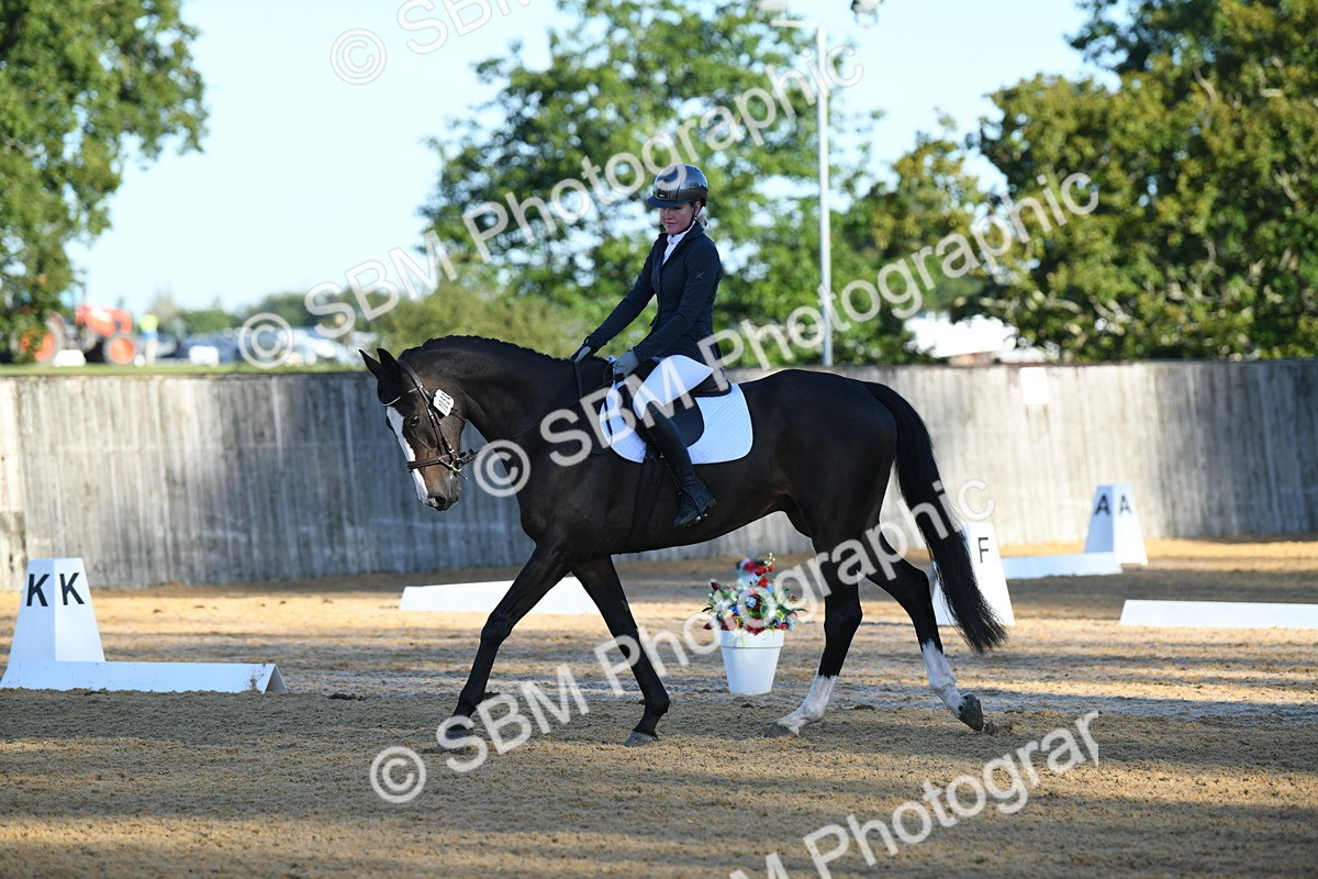 SBM_14354 - D4 - Small Tour Championship - Intro B