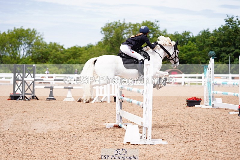 240629A-130436-05554 - Cls 18 Newcomers and 1m Open