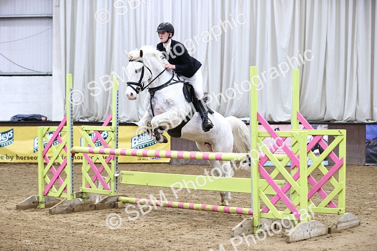 SBM_000745 - Class 4 - Blue Chip Pony Newcomers - 1.00m