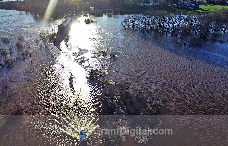 Spring Flood 2018 New Brunswick Bloonflield Covered Bridge - Extreme Weather