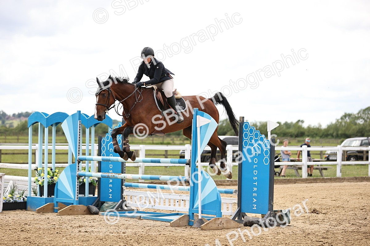 SBM_003104 - Class 11 - Senior Newcomers - 1.10m